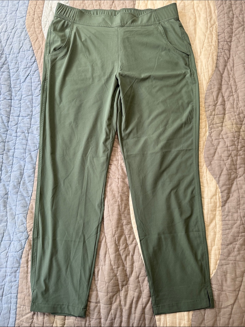 Eddie Bauer sage green ankle pants, size M